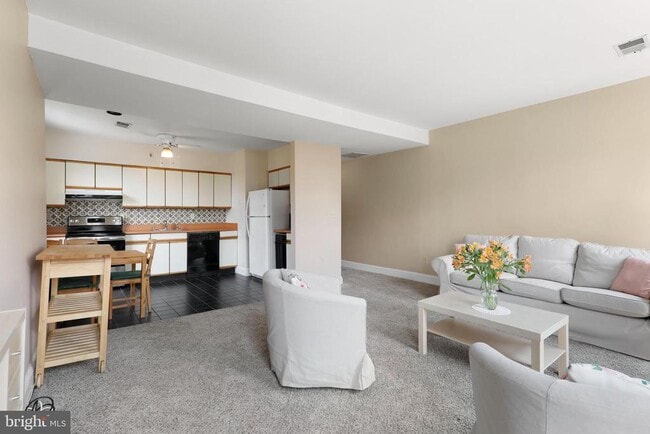 Building Photo - 1435 Bolton St