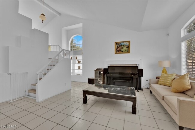 Building Photo - 2128 Desert Pines St