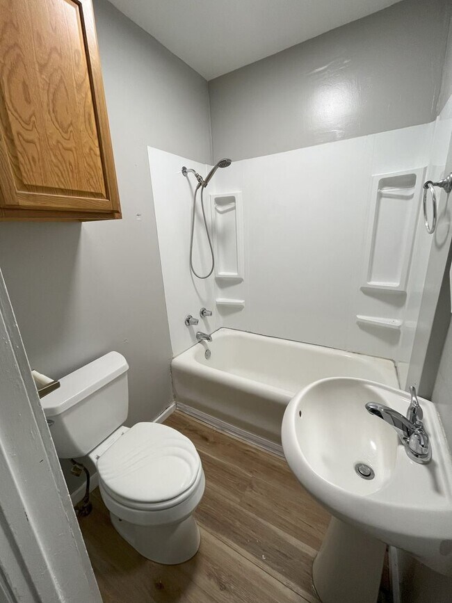 Building Photo - Charming 3-Bed, 1-Bath Single-Family Home ...