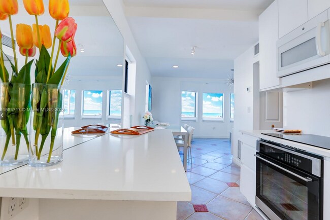 Building Photo - 1910 N Surf Rd