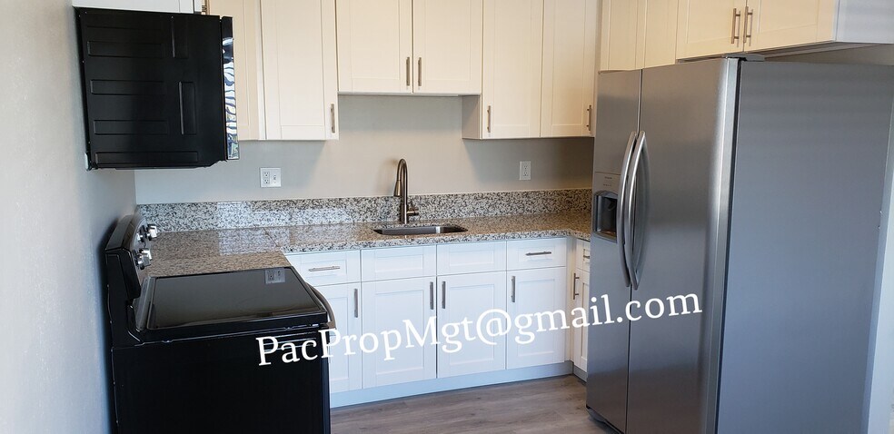 Kitchen - 2121 W 157th St