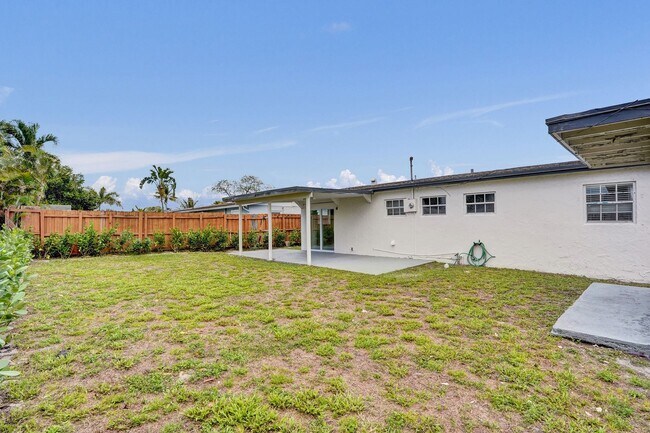 Building Photo - 4BR Corner Home (4th from FL Room) | No HOA | Large Fenced Yard | Move-In Ready