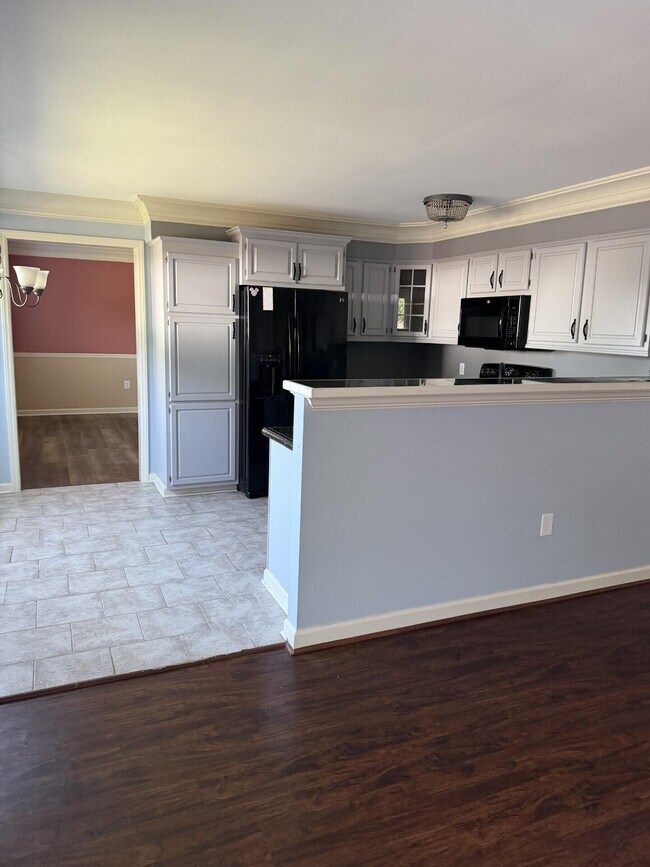 Building Photo - 1117 Narrow Ln