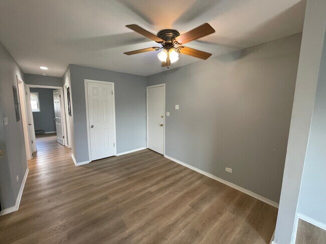 Building Photo - 4214 Bonhill Dr