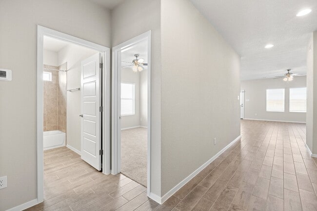 Building Photo - Charming Single Story Kyle Home with Neigh...
