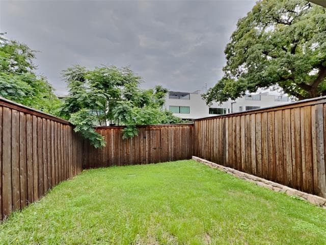 Building Photo - 2345 Vagas St