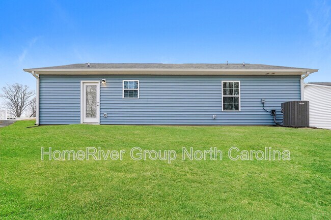 Building Photo - 2814 Carrollwood Dr