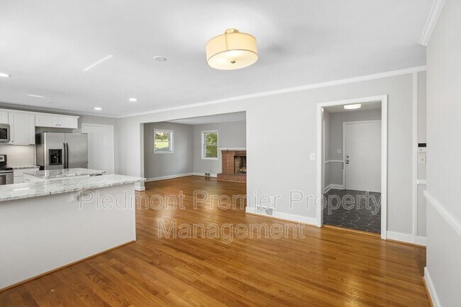 Building Photo - 1335 Pinebluff Rd