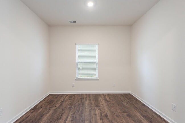 Building Photo - 5513 English Holly Wy