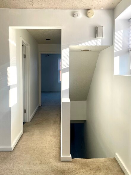 Building Photo - 118 S 26th St