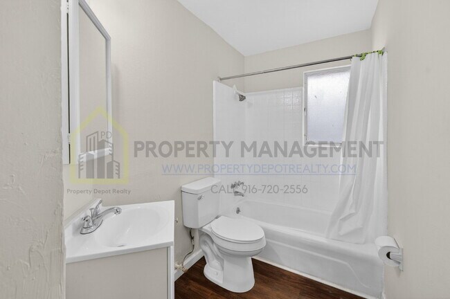 Building Photo - Charming 3-Bedroom Gem on Albatross Way - Cozy Living in Sacramento