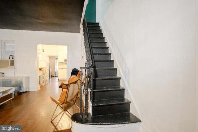 Building Photo - 3030 Edgemont St
