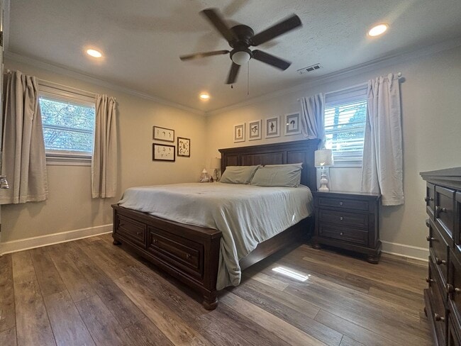 Building Photo - Lovely on Lance