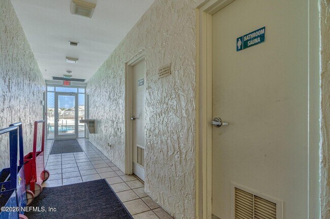 Building Photo - 1601 Ocean Dr S