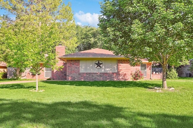 Building Photo - 2525 Freedom Ln