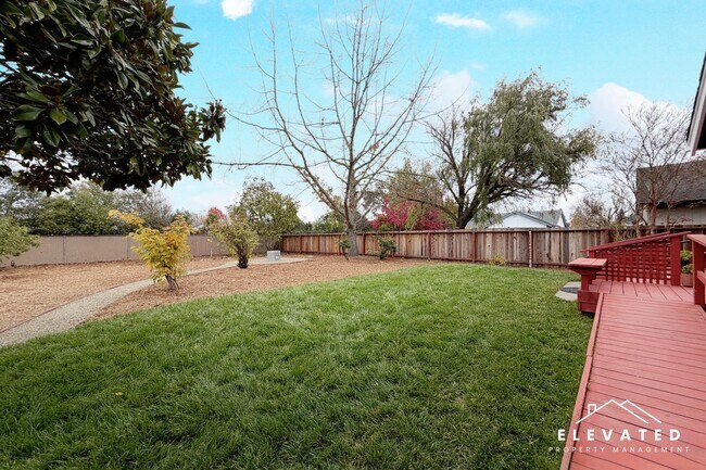 Building Photo - 2529 Buss Dr