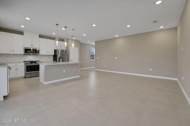 Building Photo - 365 Cherry Elm Dr