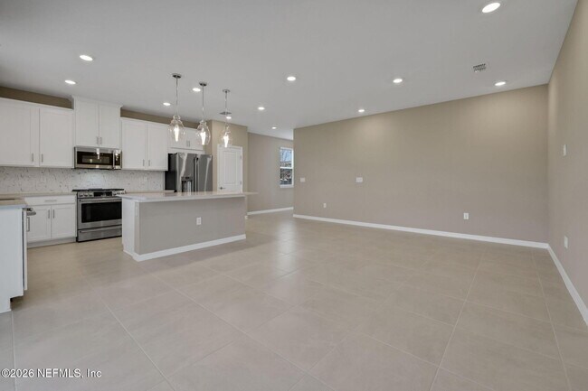 Building Photo - 365 Cherry Elm Dr