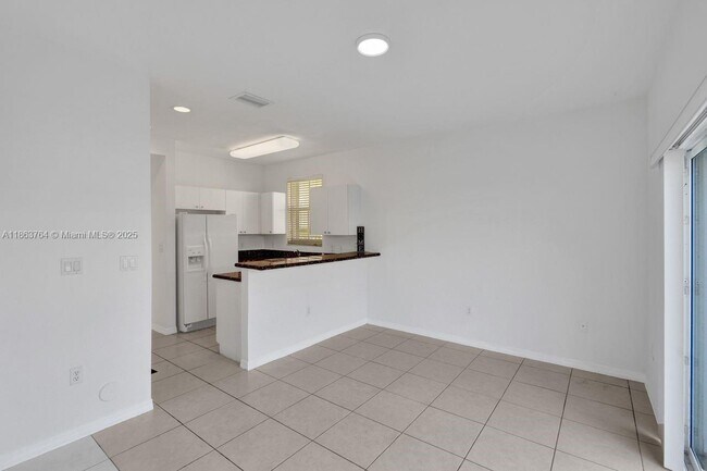 Building Photo - 4417 NW 113th Pl