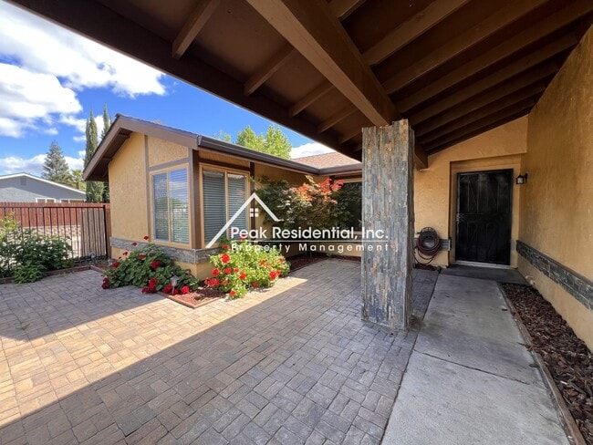 Building Photo - Wonderful 4bd/2ba Citrus Heights Home!