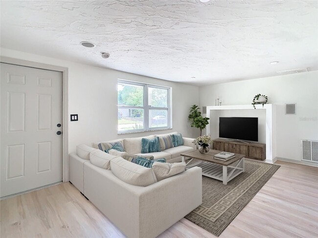 Primary Photo - 12701 Cornell Ct