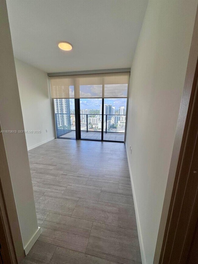 Building Photo - 1000 Brickell Plaza