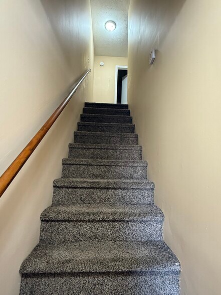 Building Photo - 1208 37th St