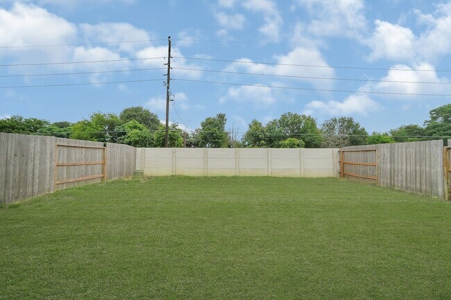 Building Photo - 24126 Maple Turn Ln