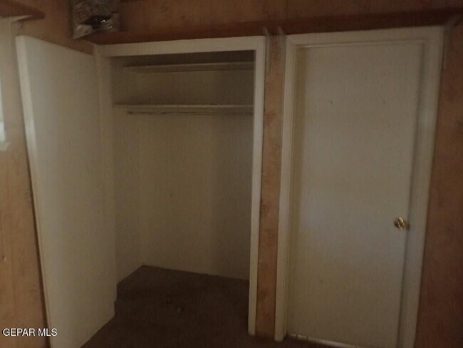 Building Photo - 4931 Maxwell Ave