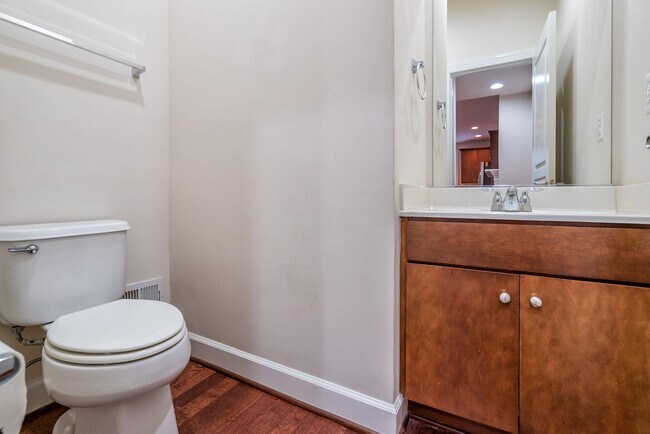 Building Photo - Gorgeous And Upgraded 2 Bedroom 3.5 Bathroom End Unit Townhome In Popular Shirlington Crest