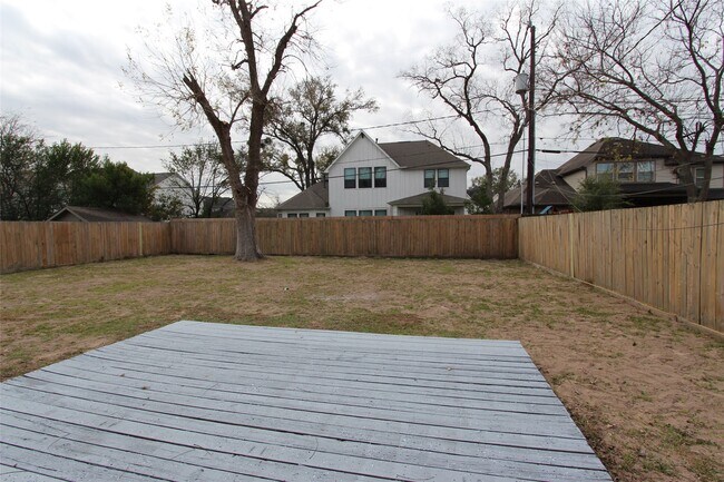 Building Photo - 6517 Sivley St