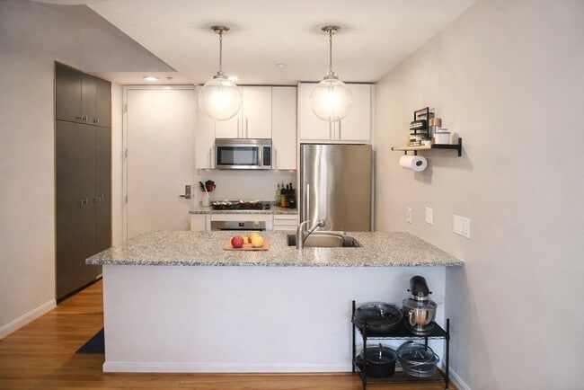 Building Photo - 40 Fay St