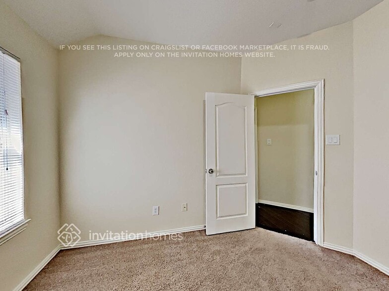 Building Photo - 3724 Queenswood Ct