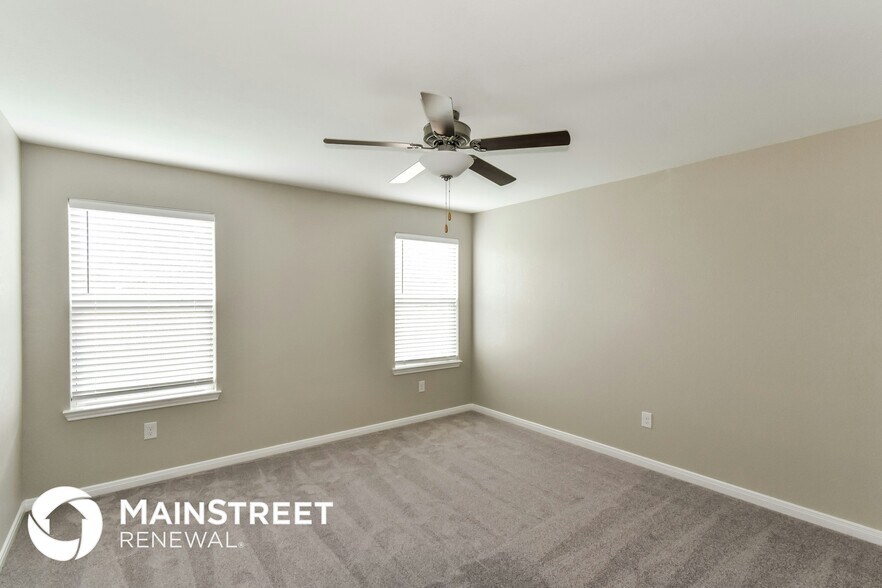 Building Photo - 3219 Begonia Bend