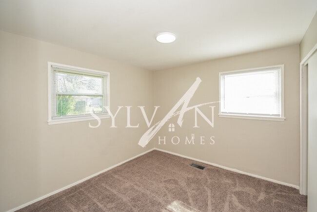 Building Photo - Enjoy living the good life in this 3 bedro...