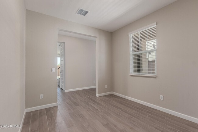 Building Photo - 5835 E Rose Garden Ln