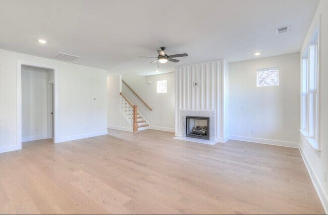Building Photo - 9131 Headwaters Dr