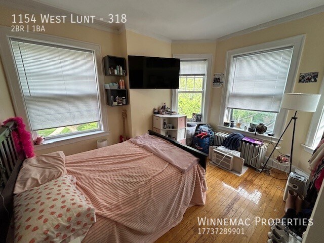 Building Photo - 1154 West Lunt-318