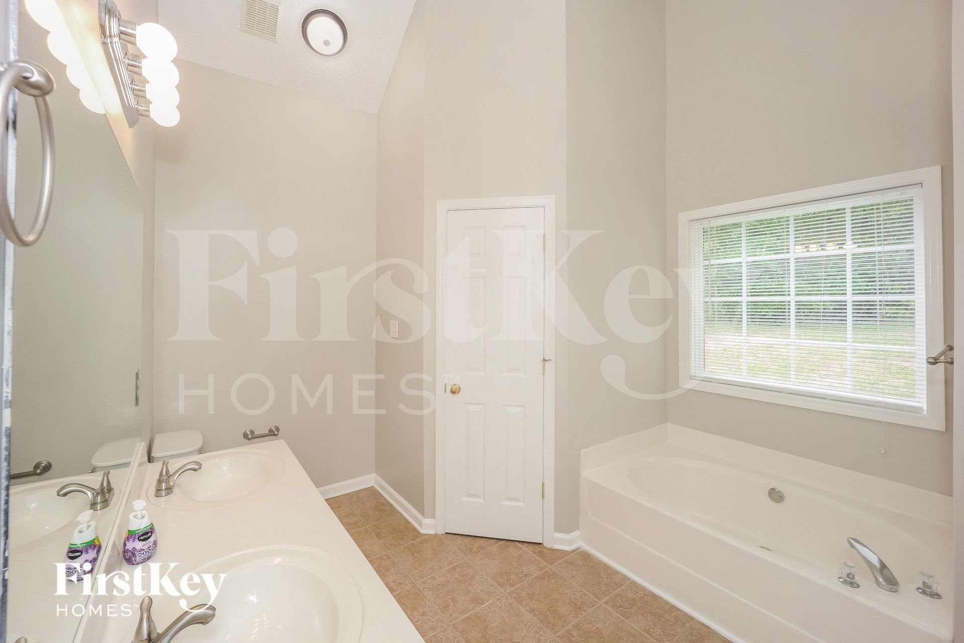 Building Photo - 609 Togwatee Pass