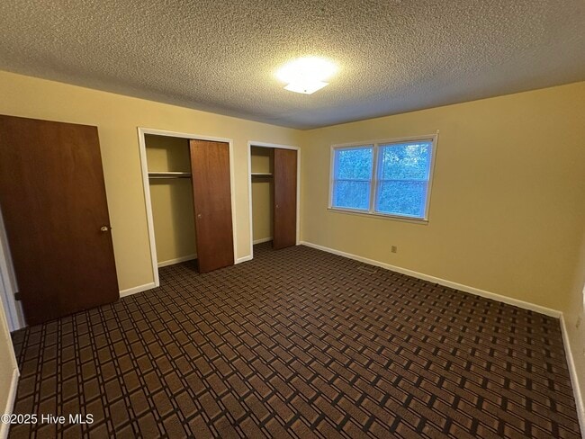 Building Photo - 125 Stratton Pl