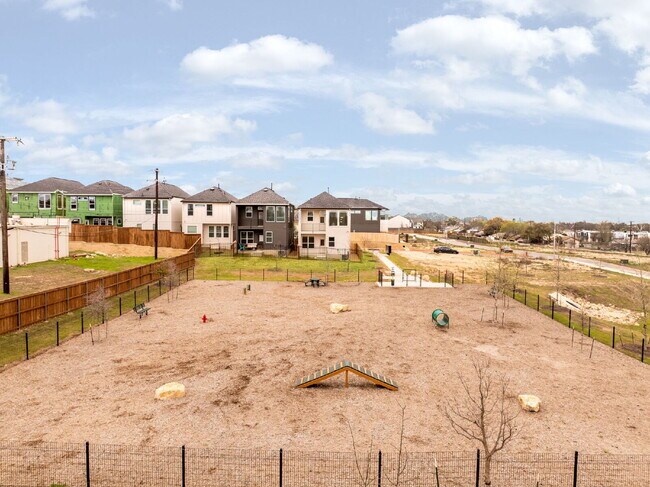 Building Photo - Charming Townhome Offering Space, Comfort, and Convenience