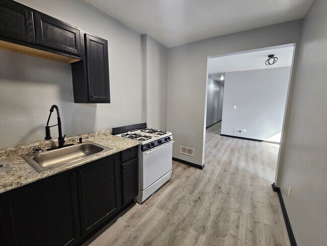 Building Photo - 6100 Hough Ave