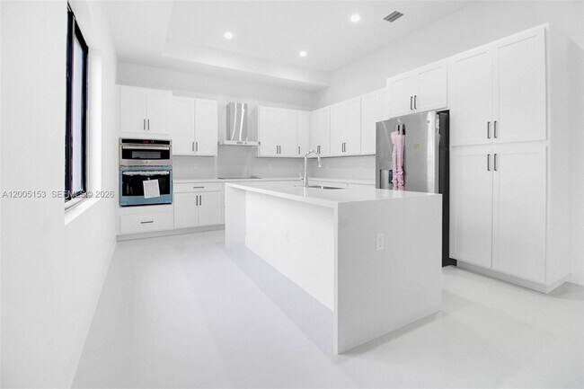 Building Photo - 20833 SW 96th Ct