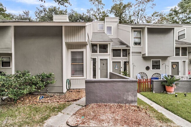 Building Photo - Pond View 3 Bed 2 Bath Home in AshleyTowne...
