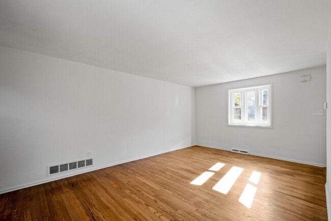 Building Photo - AVAILABLE NOW – Move In Today! NEWLY RENOV...