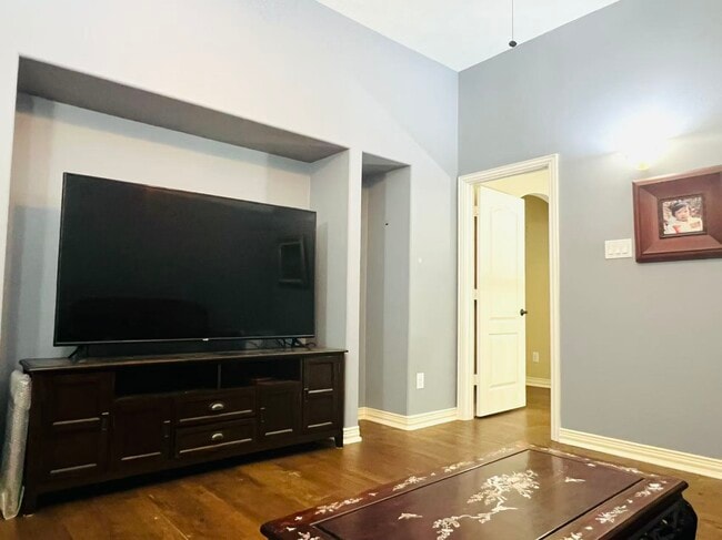 Building Photo - 14303 Tasmania Ct