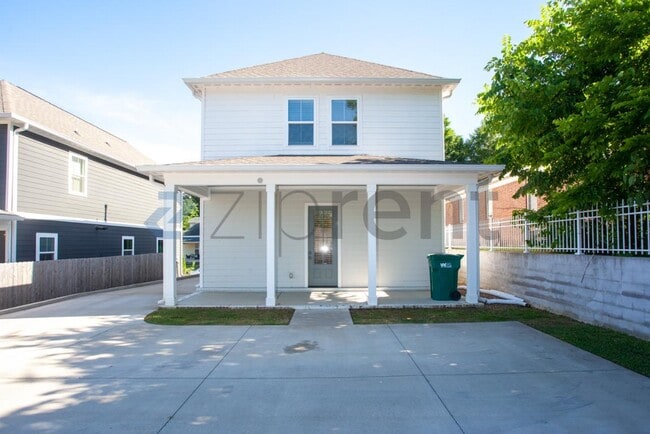 Building Photo - Unit
