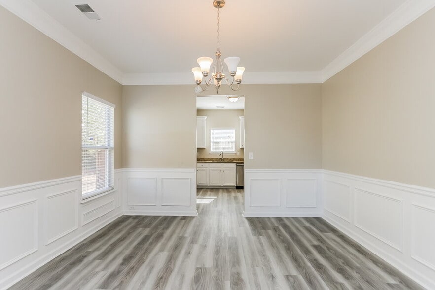 Building Photo - 4225 Fourth Rail Ln