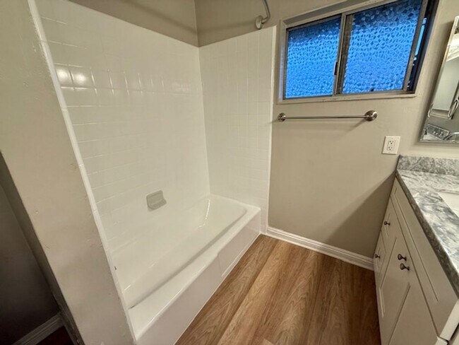 Building Photo - CERRITOS -BEAUTIFUL 5BR HOME FOR LEASE $4600