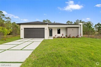 Building Photo - 567 Flamingo Ave S